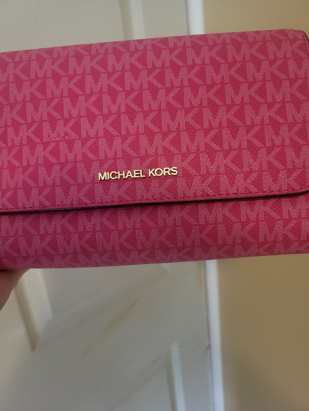 Euc Michael Kors Hot Pink Signature Crossbody with Gold Hardware - Picture 2 of 14